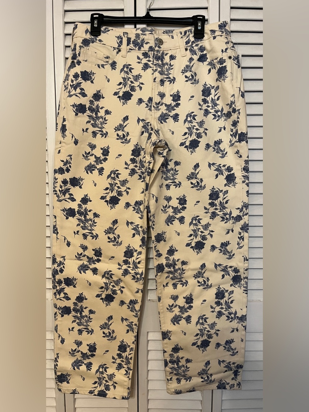 NWT Old Navy Women’s OG Loose High Rise Floral Jeans Sz 12 MSRP $49.99